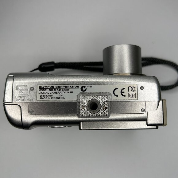 Olympus Digital Camera Camedia D-540 Zoom 3.2MP Silver - Picture 5 of 8